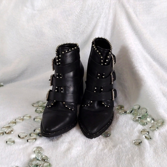 Steve Madden Boots - Picture 2 of 5